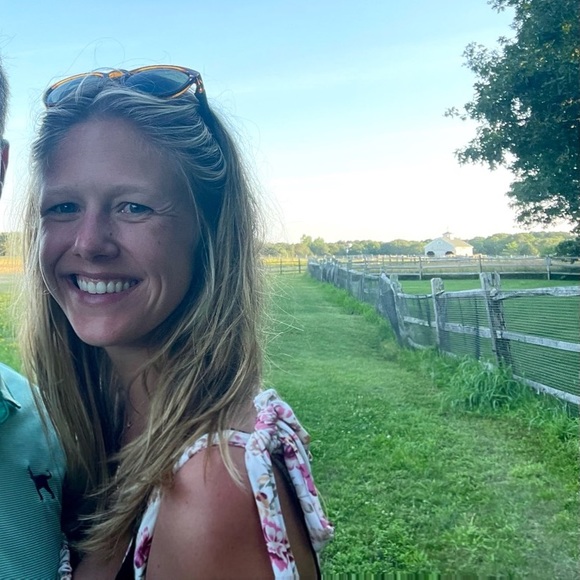 Meet your Posher, Caroline - Picture 1 of 1